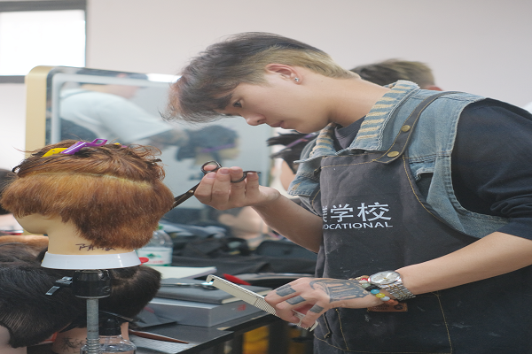 學美發的正確打開方式